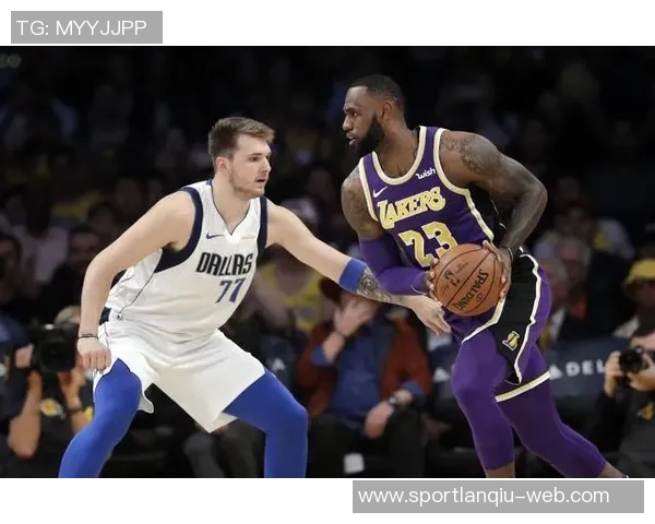 东契奇豪取45分11篮板14助攻三双詹姆斯点赞分享数据海报展现友谊